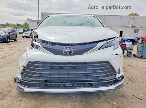 5TDYSKFC2TS251775 2026 TOYOTA SIENNA White 