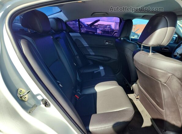 19UDE2F33HA005247 2017 ACURA ILX White Вид задніх сидінь