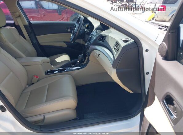 19UDE2F3XHA016598 2017 ACURA ILX White Front interior view