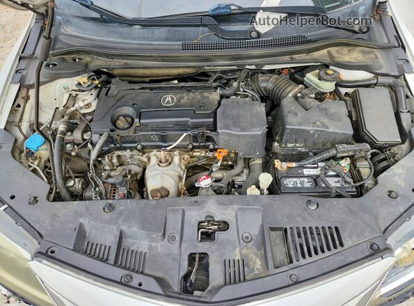 19UDE2F8XGA013792 2016 ACURA ILX White Вид задньої частини салону