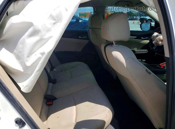 19XFC2F56GE008072 2016 HONDA CIVIC White Widok tylnych siedzeń