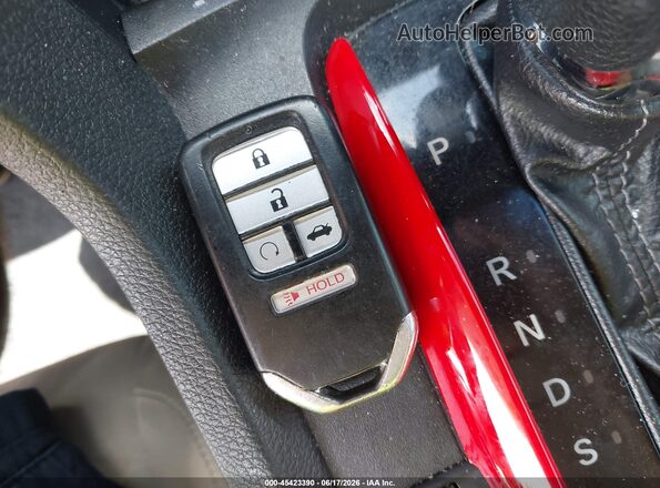 19XFC2F72JE015061 2018 HONDA CIVIC Белый Вид панели приборов