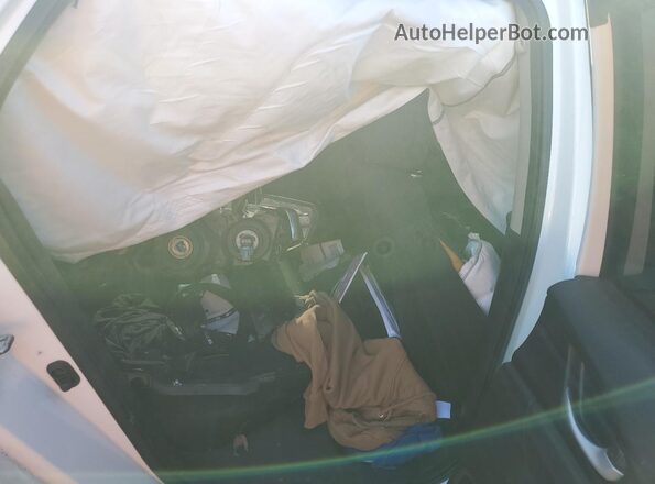 19XFC2F72JE032104 2018 HONDA CIVIC White Rear seats view