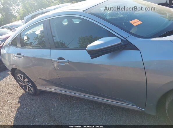 19XFC2F74HE046984 2017 HONDA CIVIC Silver Vista interior de 360 grados