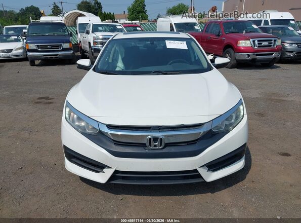 19XFC2F74JE207906 2018 HONDA CIVIC White Widok zestawu wskaźników