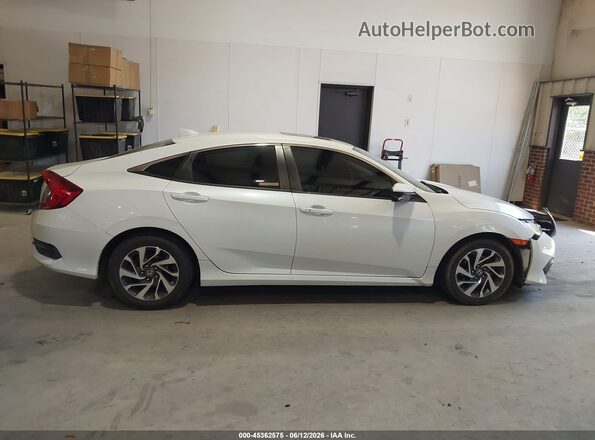 19XFC2F76HE067688 2017 HONDA CIVIC White Вид задньої частини салону