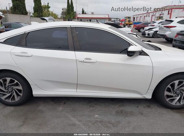 19XFC2F76JE207163 2018 HONDA CIVIC Белый Вид задней части салона