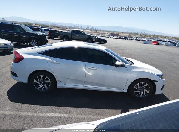 19XFC2F79JE018961 2018 HONDA CIVIC White Вид задньої частини салону