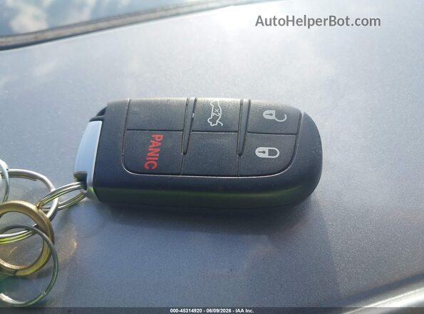 1C3CCCAB1GN174280 2016 CHRYSLER 200 Черный Вид панели приборов