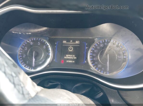 1C3CCCAB2GN125489 2016 CHRYSLER 200 Бордовый Вид задних сидений