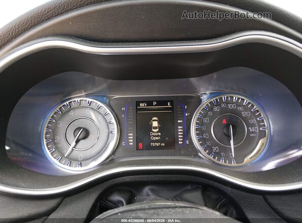 1C3CCCAB2GN150764 2016 CHRYSLER 200 Silver Vista de los asientos traseros
