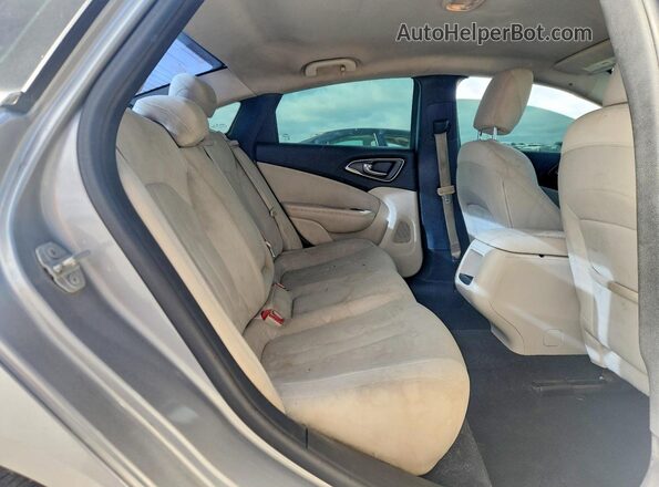 1C3CCCAB3GN159439 2016 CHRYSLER 200 Silver Vista de los asientos traseros