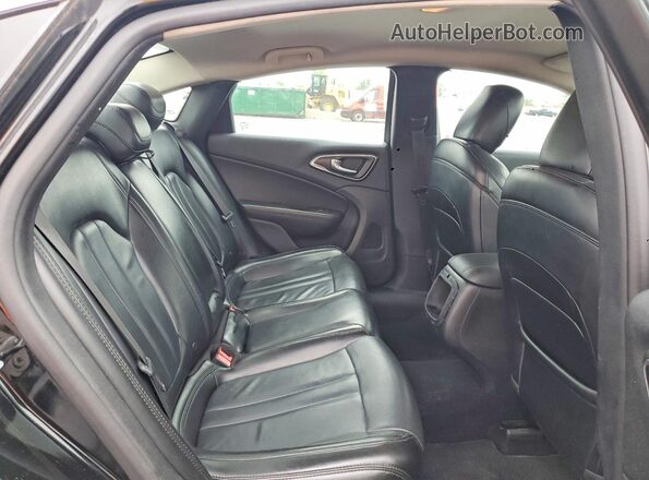 1C3CCCAB7HN505137 2017 CHRYSLER 200 Black Widok tylnych siedzeń