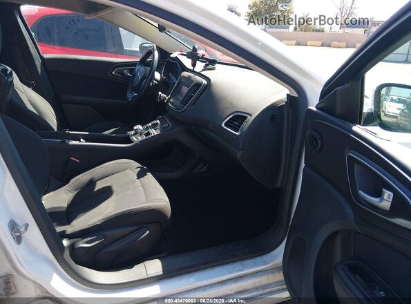 1C3CCCAB8GN160585 2016 CHRYSLER 200 Белый Вид салона спереди