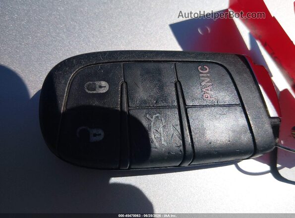 1C3CCCAB8GN160585 2016 CHRYSLER 200 Белый Вид панели приборов