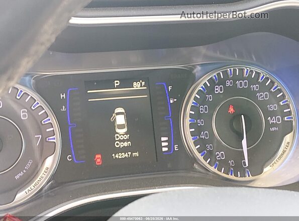 1C3CCCAB8GN160585 2016 CHRYSLER 200 Белый Вид задних сидений