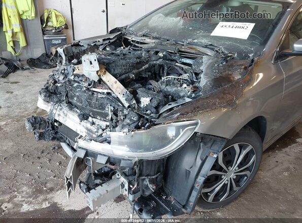 1C3CCCAGXGN196810 2016 CHRYSLER 200 Silver Widok z przodu