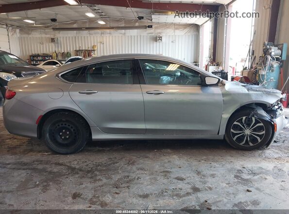 1C3CCCAGXGN196810 2016 CHRYSLER 200 Silver Widok wnętrza z tyłu
