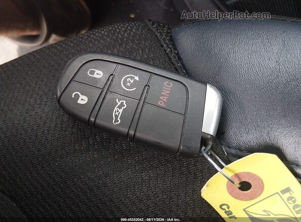 1C3CCCBB1GN161639 2016 CHRYSLER 200 Черный Вид панели приборов