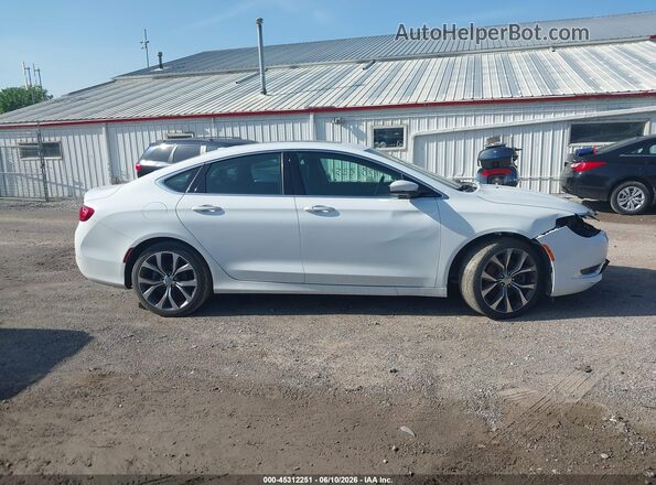 1C3CCCCG2GN139787 2016 CHRYSLER 200 White Вид задньої частини салону