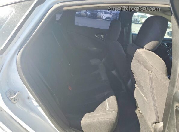1C3CCCFB7HN507964 2017 CHRYSLER 200 Белый Вид задних сидений