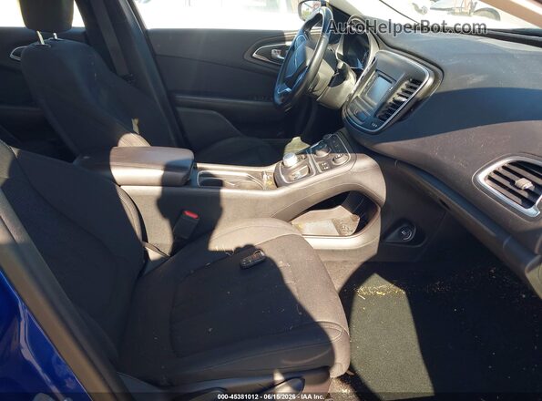 1C3CCCFB7HN509634 2017 CHRYSLER 200 Blue Вид салону спереду
