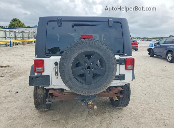1C4AJWAG4GL232884 2016 JEEP WRANGLER Белый Вид сзади