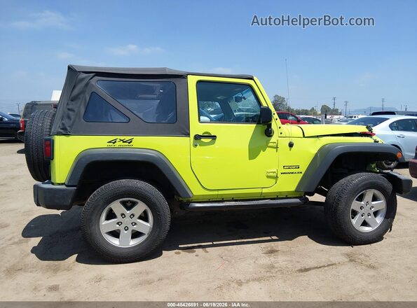 1C4AJWAG8GL310955 2016 JEEP WRANGLER Зеленый Вид задней части салона