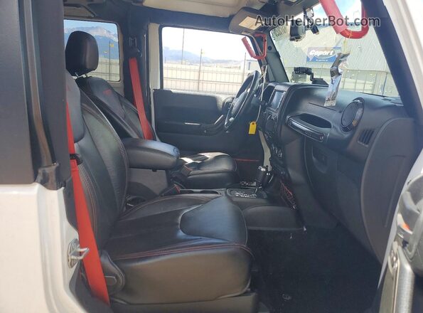 1C4BJWCG7JL910357 2018 JEEP WAGONEER White Rear seats view