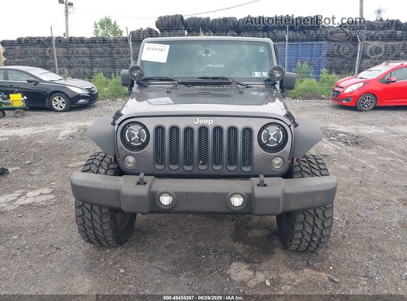 1C4BJWDG0HL568937 2017 JEEP WRANGLER UNLIMITED Gray Вид панелі приладів
