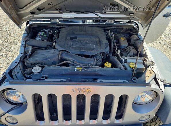 1C4BJWDG0JL855832 2018 JEEP WRANGLER Серебряный Вид подкапотного пространства