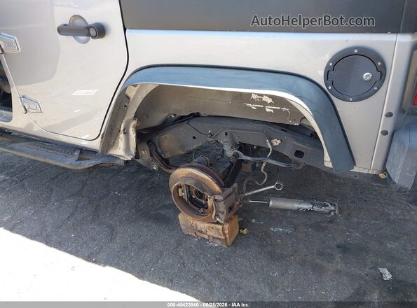 1C4BJWDG1JL883154 2018 JEEP WRANGLER Серый Вид спереди