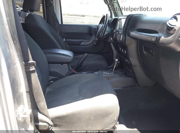1C4BJWDG1JL883154 2018 JEEP WRANGLER Серый Вид салона спереди