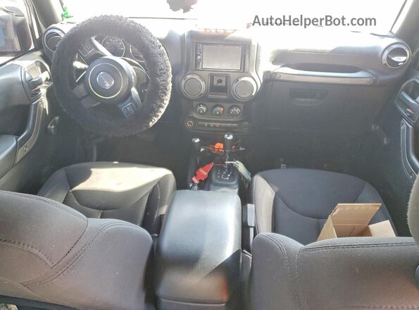 1C4BJWDG2GL178842 2016 JEEP WRANGLER Черный Вид панели приборов