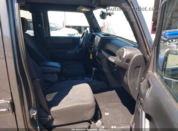 1C4BJWDG2GL322888 2016 JEEP WRANGLER UNLIMITED Gray Widok wnętrza z przodu