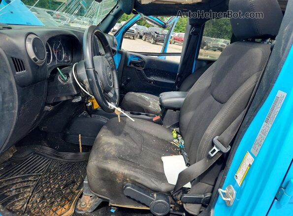 1C4BJWDG2HL609682 2017 JEEP WRANGLER Blue წინა სალონის ხედი