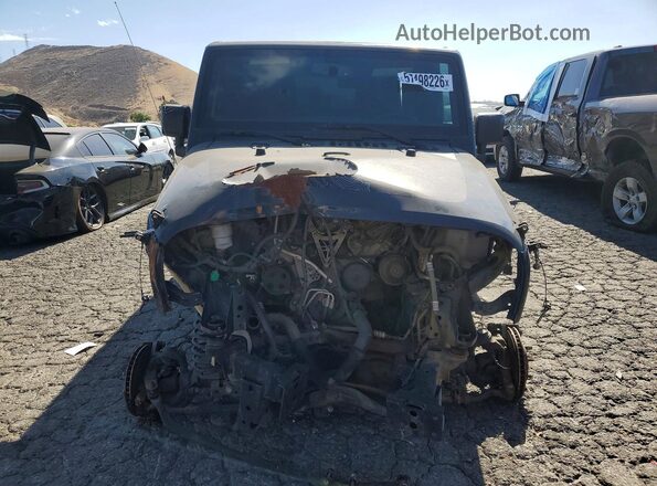 1C4BJWDG2HL669557 2017 JEEP WRANGLER Gray Front view