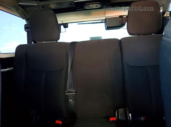 1C4BJWDG2HL669557 2017 JEEP WRANGLER Gray Rear seats view
