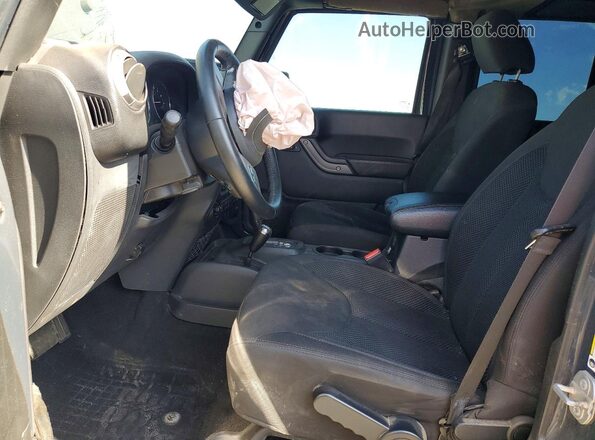 1C4BJWDG2HL669557 2017 JEEP WRANGLER Gray Front interior view