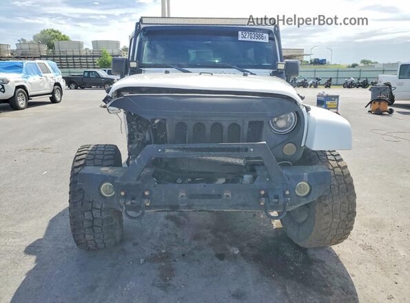 1C4BJWDG3GL114843 2016 JEEP WRANGLER White Widok z przodu