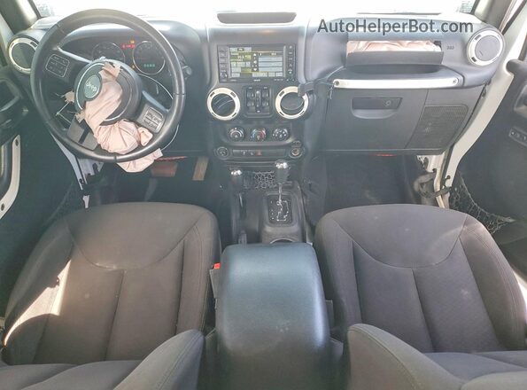 1C4BJWDG3GL114843 2016 JEEP WRANGLER White Widok deski rozdzielczej