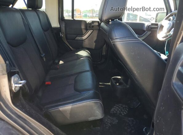 1C4BJWDG3GL152962 2016 JEEP WRANGLER Gray Rear interior view