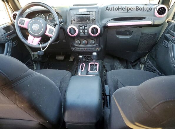 1C4BJWDG3JL833503 2018 JEEP WRANGLER Beige Dashboard view