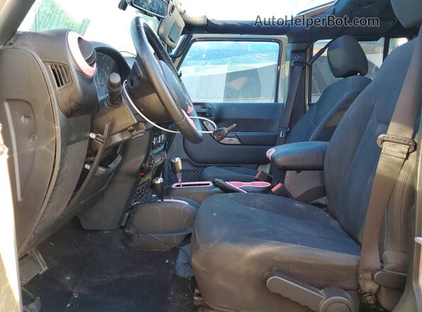 1C4BJWDG3JL833503 2018 JEEP WRANGLER Beige Front interior view