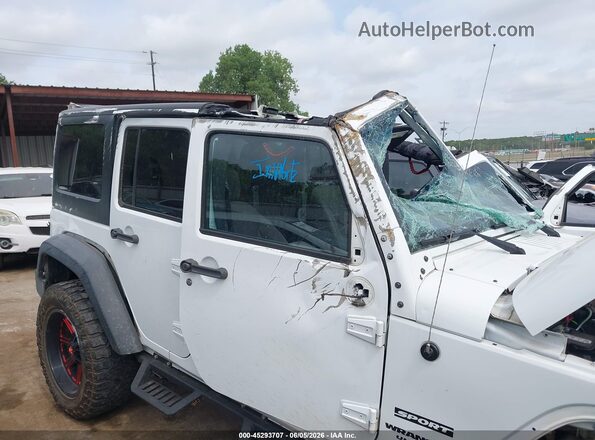 1C4BJWDG4HL574398 2017 JEEP WRANGLER UNLIMITED White Front view