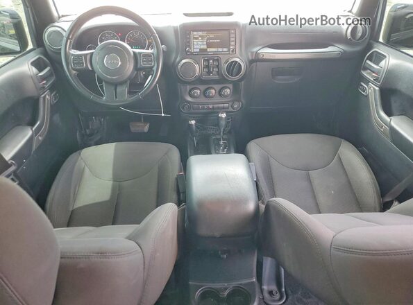 1C4BJWDG7HL503230 2017 JEEP WRANGLER Черный Вид панели приборов