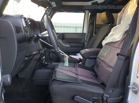 1C4BJWDG7HL554176 2017 JEEP WRANGLER White Widok wnętrza z przodu