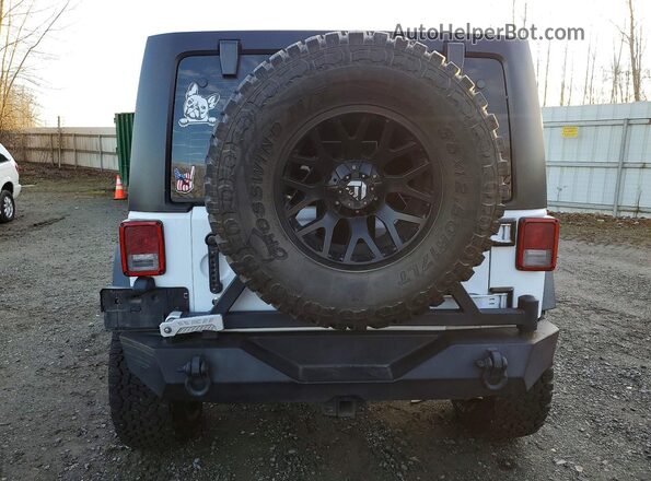 1C4BJWDG7HL554176 2017 JEEP WRANGLER White Widok z tyłu