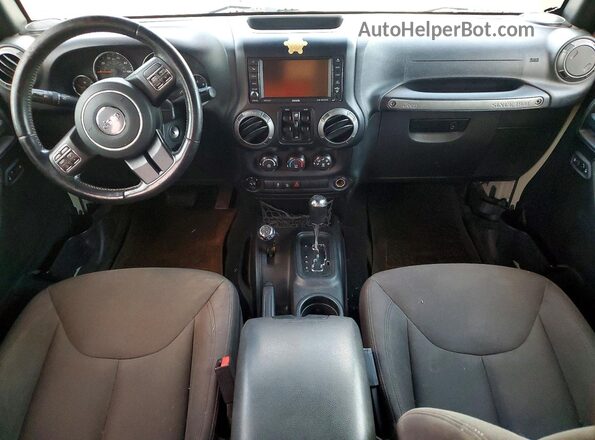1C4BJWDG7HL629801 2017 JEEP WRANGLER Tan Dashboard view