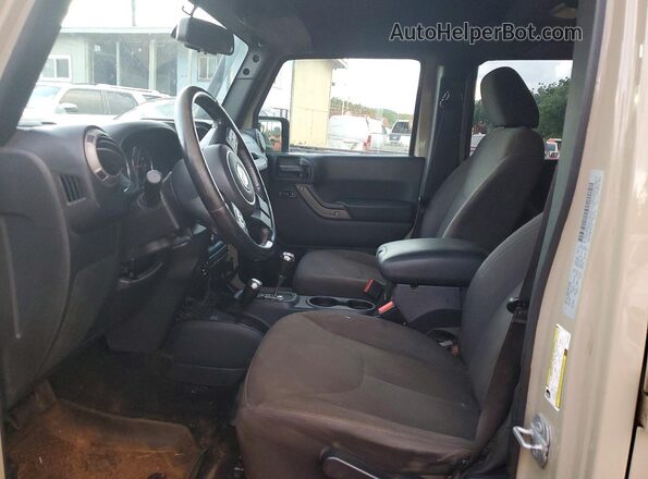 1C4BJWDG7HL629801 2017 JEEP WRANGLER Tan Front interior view
